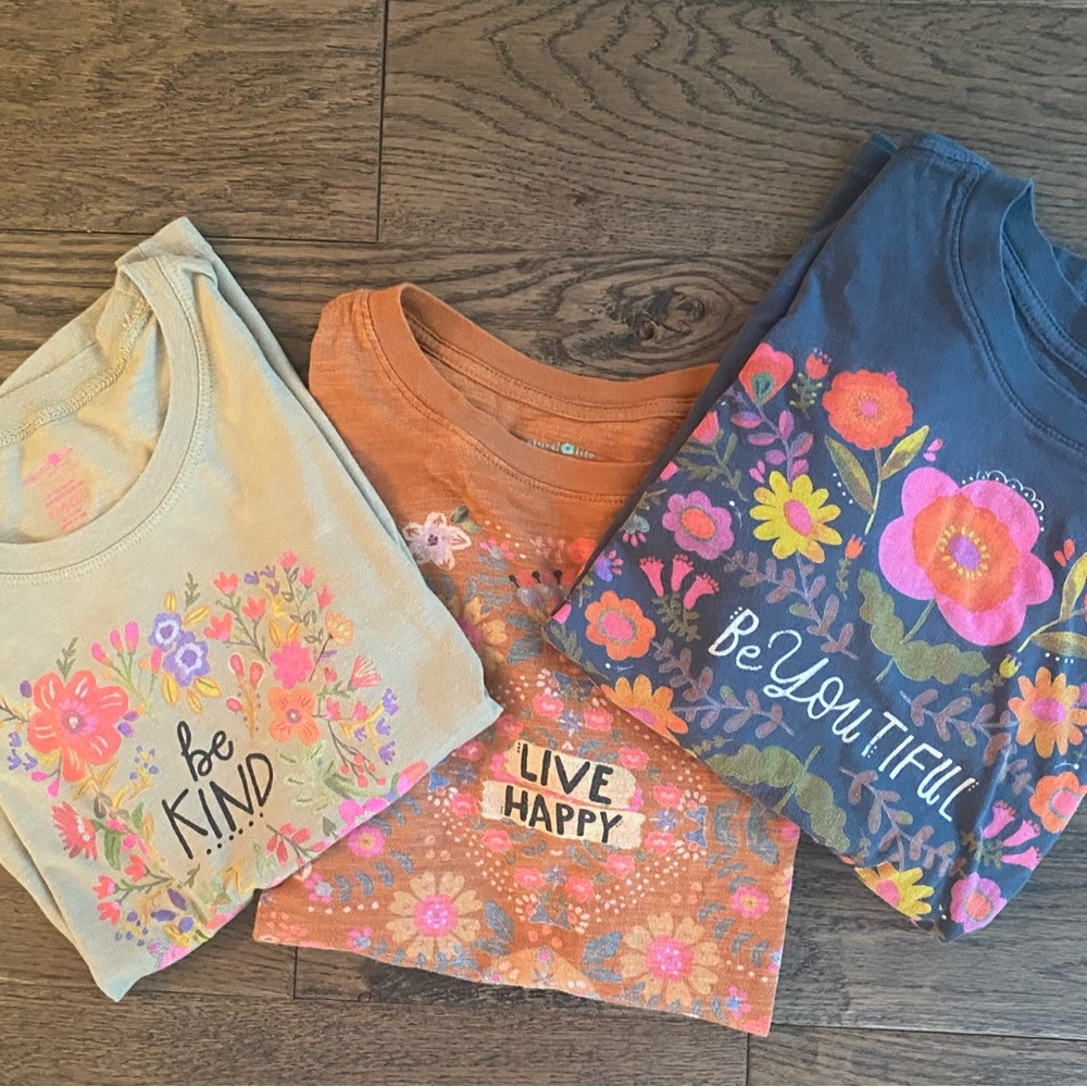 Lot of 3 Natural Life T-Shirts Size Small